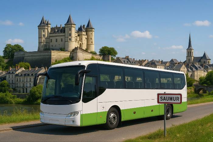 Bus loué à Saumur pour une association